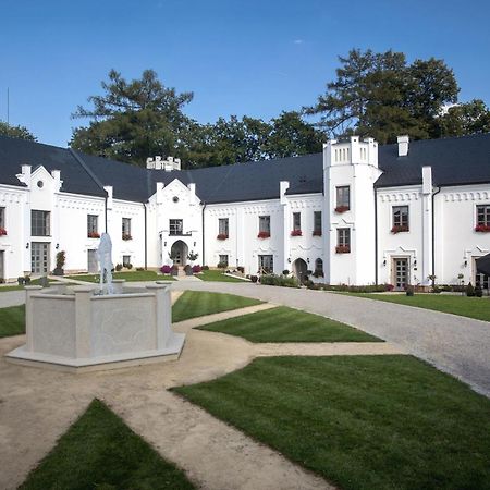 Zamek Kvasetice Hotel Havlickuv Brod Exterior photo