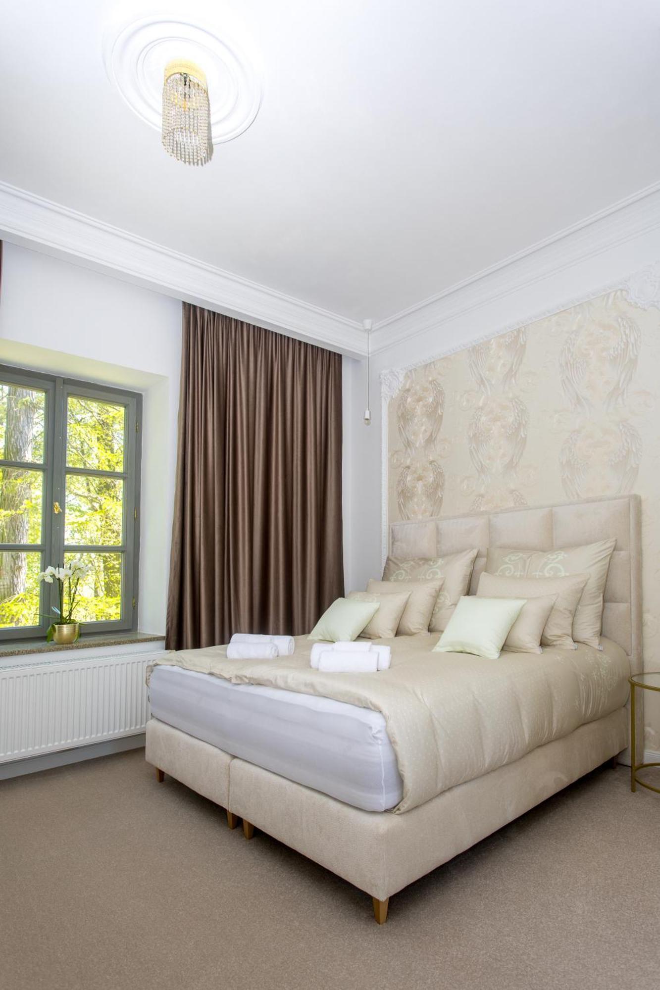 Zamek Kvasetice Hotel Havlickuv Brod Exterior photo